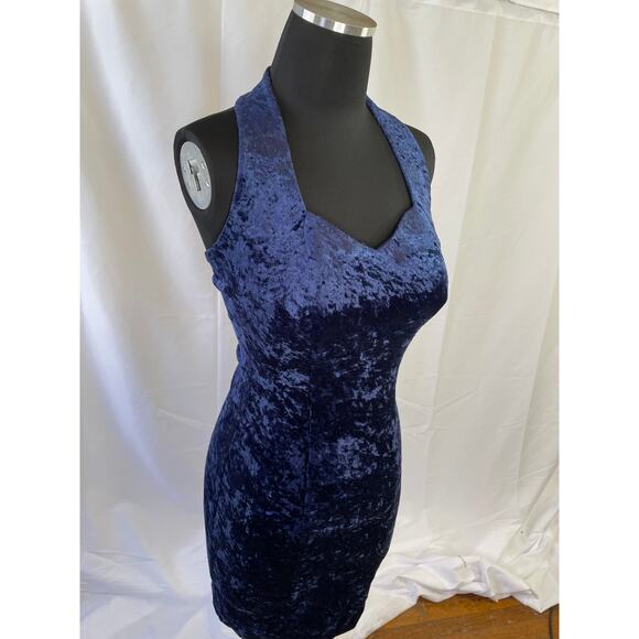 1980s Blue Velvet Halter Mini Dress – Crushed Stretchy Velvet Club Dress - Picture 11 of 16